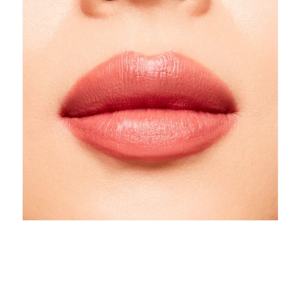 Powder Kiss Velvet Blur Slim LipstickMAC COSMETICS Mull it Over